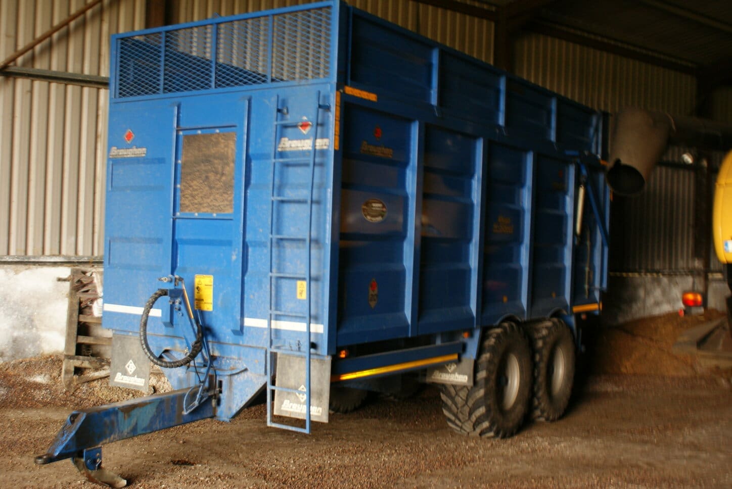 tillage farming_grain_trailer Tillage farmers